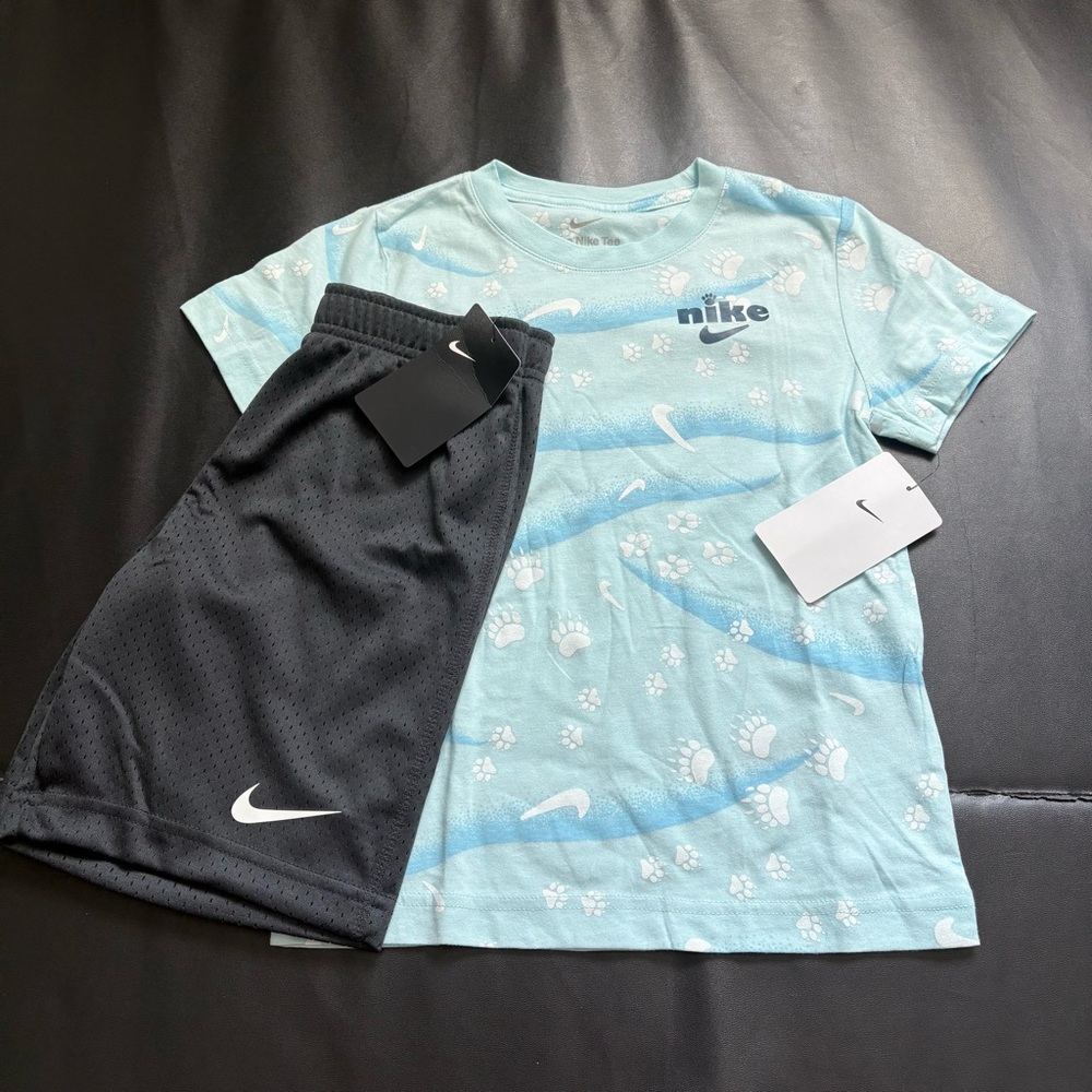 NWT Nike Athletic Set Boys Size 5